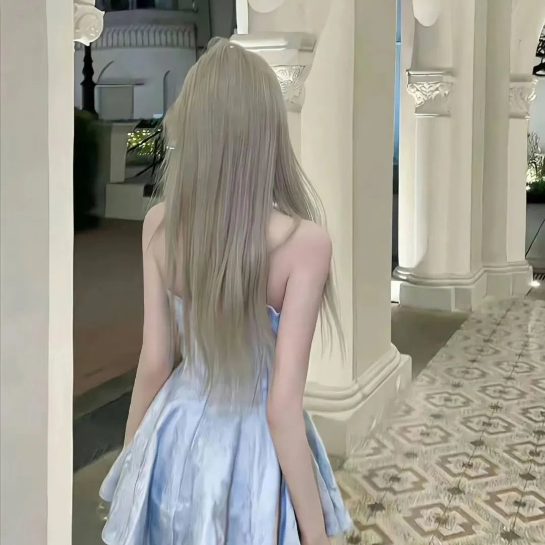 卖火柴女孩的再临 海报